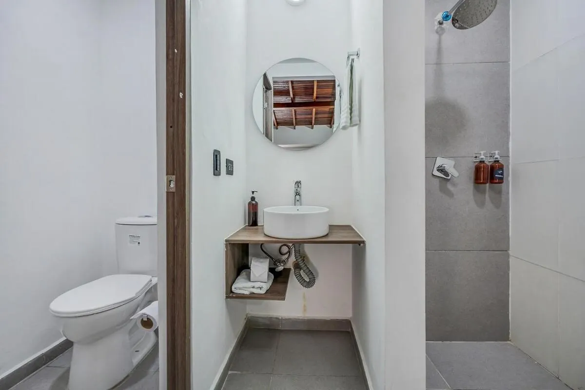 Nowa Cumbiana Apt - With Hot Tub On Provenza'S Main Street Medellin Apartment