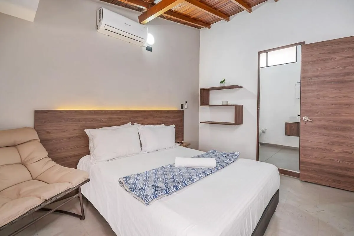 Nowa Cumbiana Apt - With Hot Tub On Provenza'S Main Street Medellin Colombia