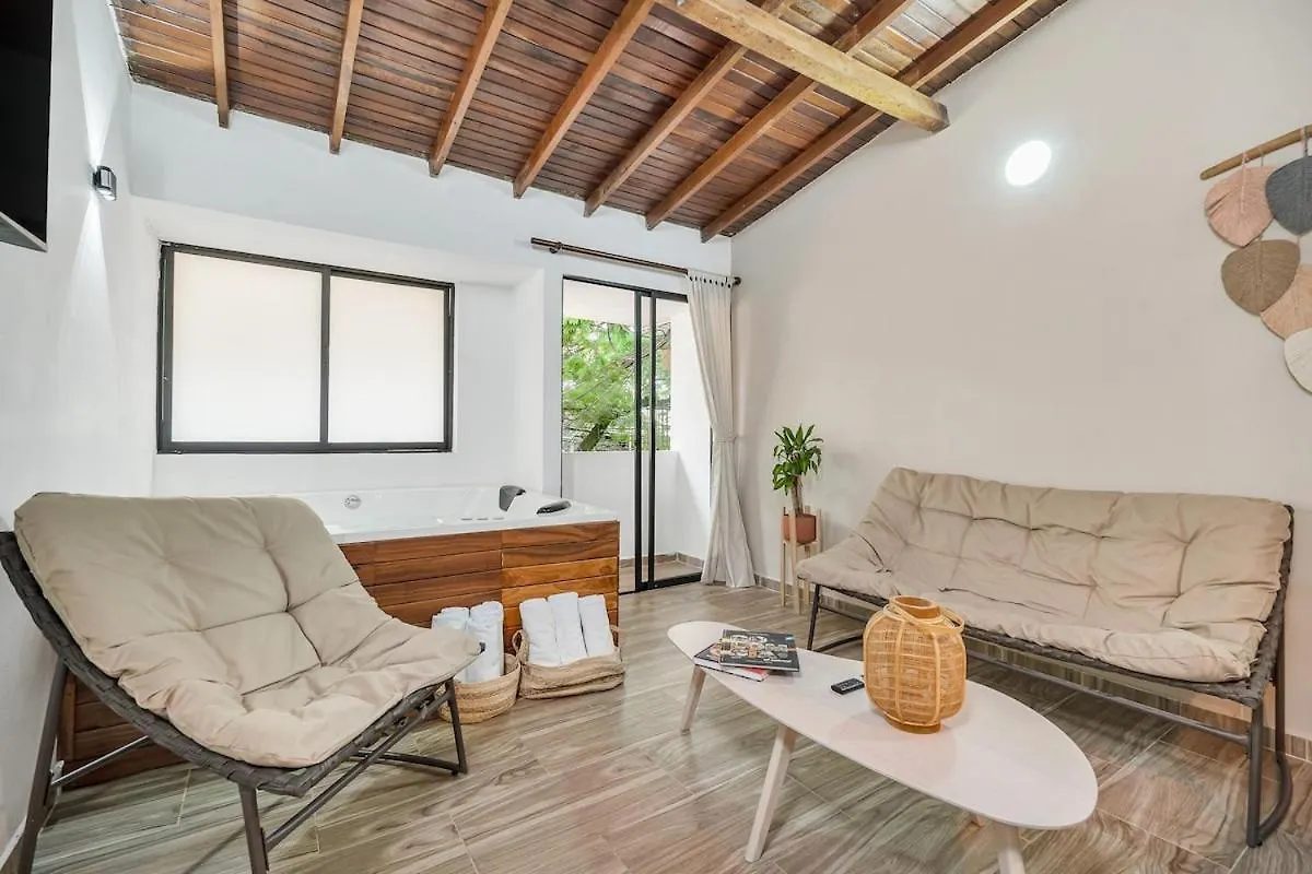 Nowa Cumbiana Apt - With Hot Tub On Provenza'S Main Street Medellin