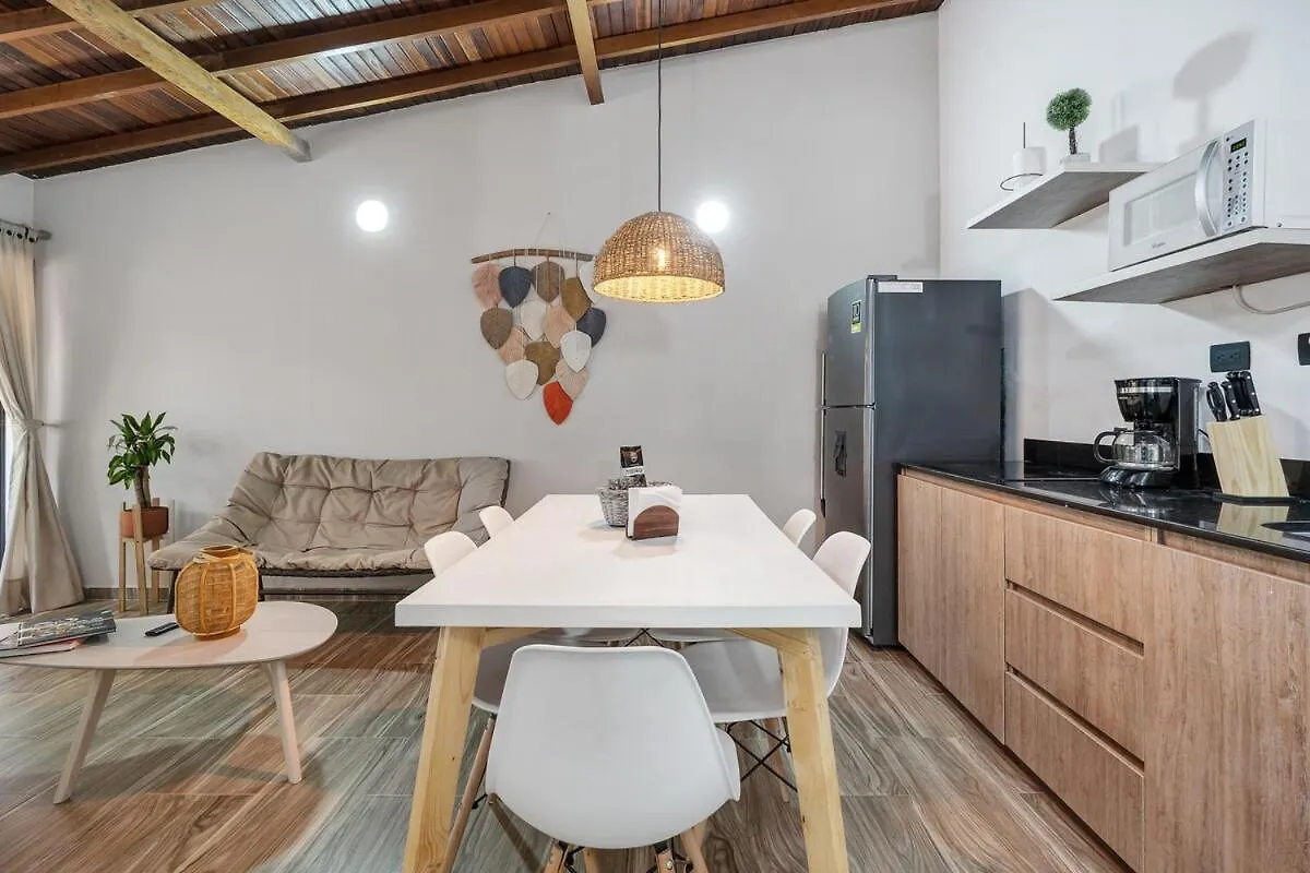 Nowa Cumbiana Apt - With Hot Tub On Provenza'S Main Street Medellin Apartment